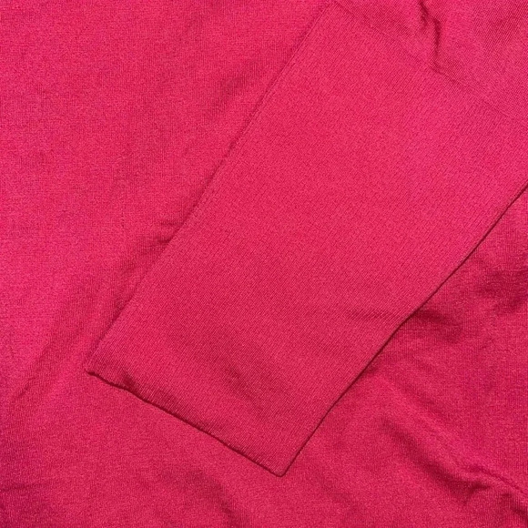 228 Lululemon Swiftly Speed Turtleneck - Picture 4 of 7